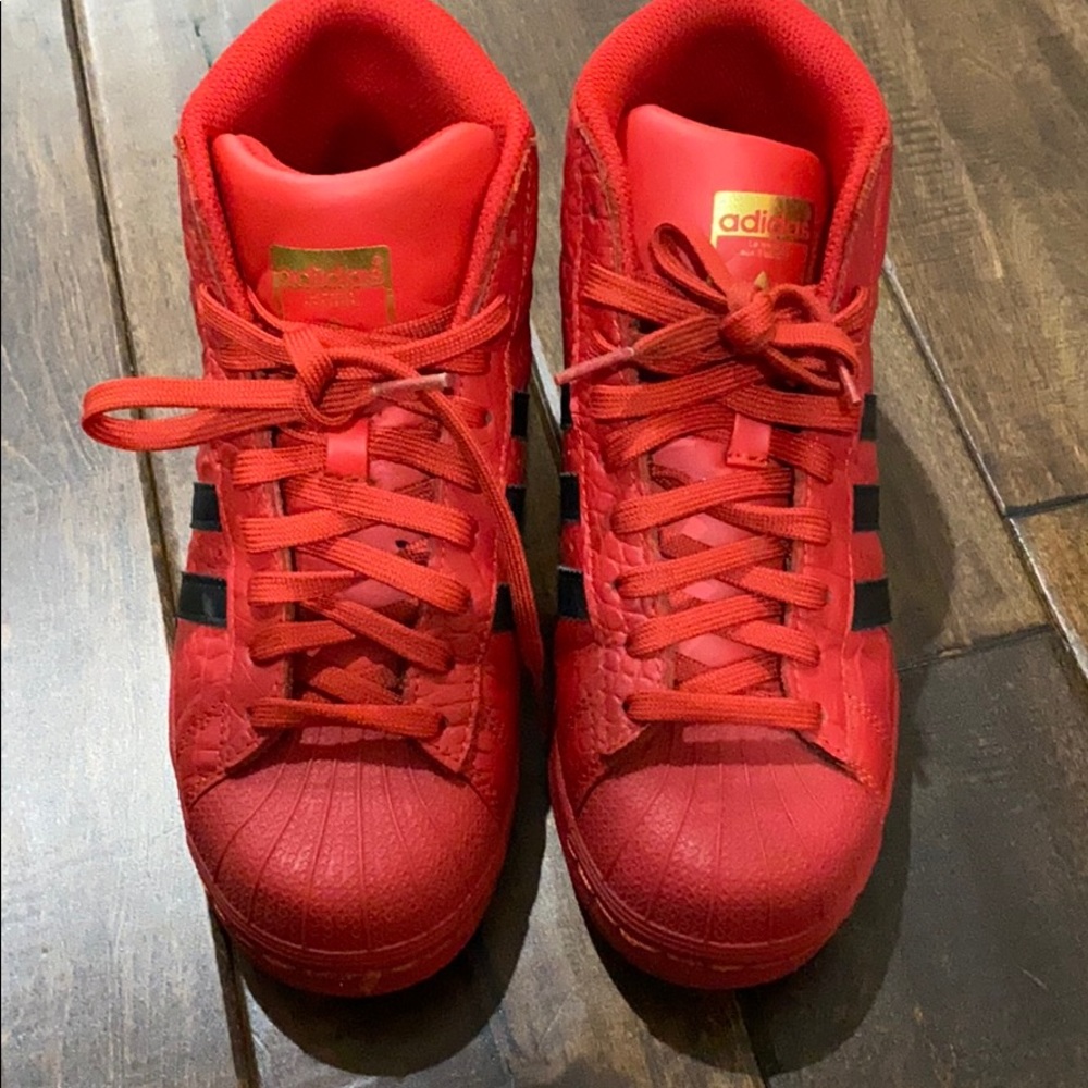 Kids adidas shoes size 4.5